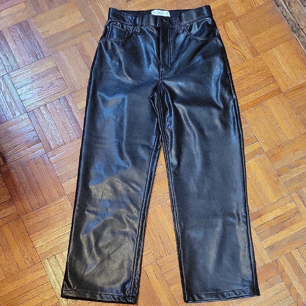 Abercrombie & Fitch High Rise Faux Leather Jeans 90s Relaxed Size 28 XS NWOT